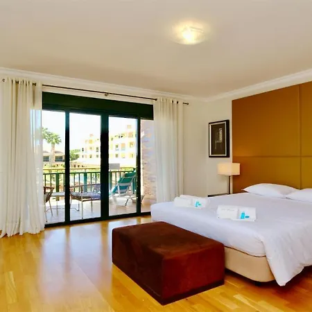 Olivos Del Golf 249- Cleverdetails, Sleeps 6 Adults 1 Child Villa