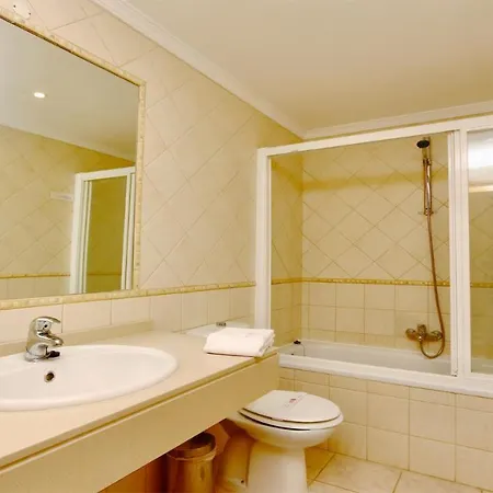 Olivos Del Golf 249- Cleverdetails, Sleeps 6 Adults 1 Child Villa *