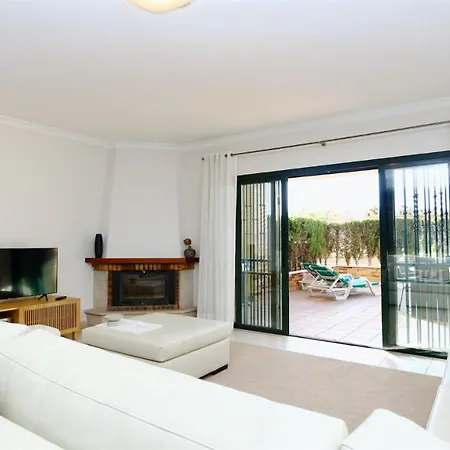 Olivos Del Golf 249- Cleverdetails, Sleeps 6 Adults 1 Child Villa *