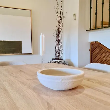 Olivos Del Golf 249- Cleverdetails, Sleeps 6 Adults 1 Child Villa
