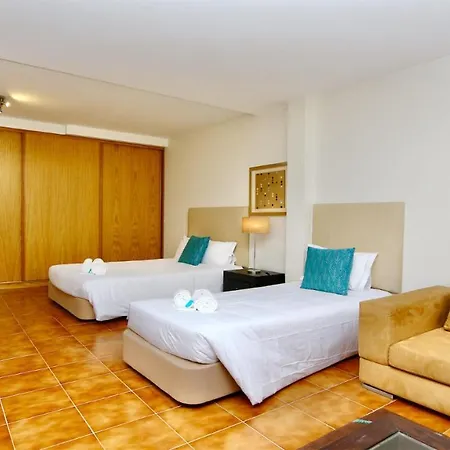 Olivos Del Golf 249- Cleverdetails, Sleeps 6 Adults 1 Child Villa