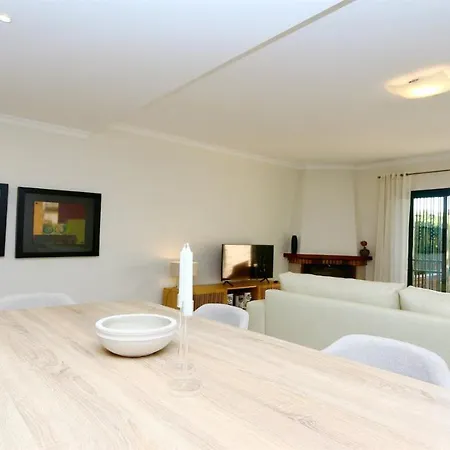 Olivos Del Golf 249- Cleverdetails, Sleeps 6 Adults 1 Child Villa