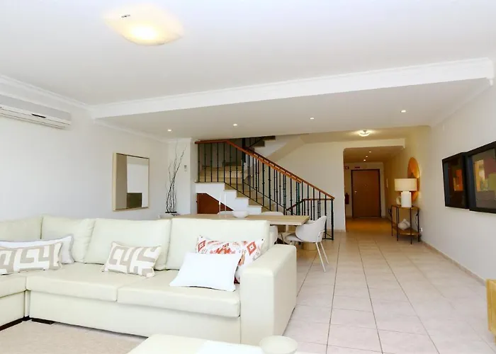 Villa Olivos Del Golf 249- Cleverdetails, Sleeps 6 Adults 1 Child Vilamoura