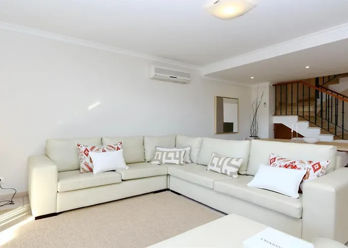 Villa Olivos Del Golf 249- Cleverdetails, Sleeps 6 Adults 1 Child Vilamoura