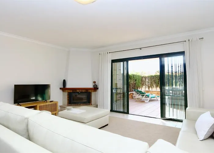 Olivos Del Golf 249- Cleverdetails, Sleeps 6 Adults 1 Child Villa *