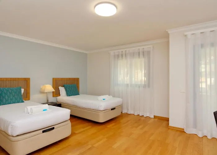 Olivos Del Golf 249- Cleverdetails, Sleeps 6 Adults 1 Child Villa