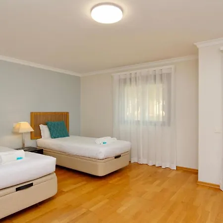 Olivos Del Golf 249- Cleverdetails, Sleeps 6 Adults 1 Child Villa